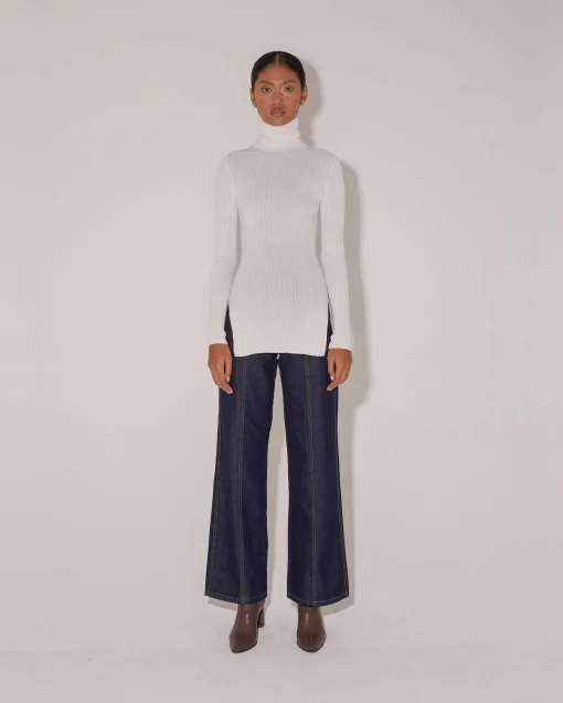 BEATRIX TURTLENECK