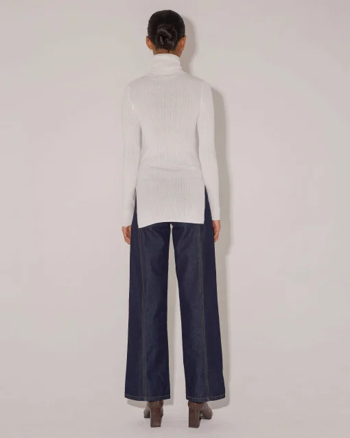 BEATRIX TURTLENECK
